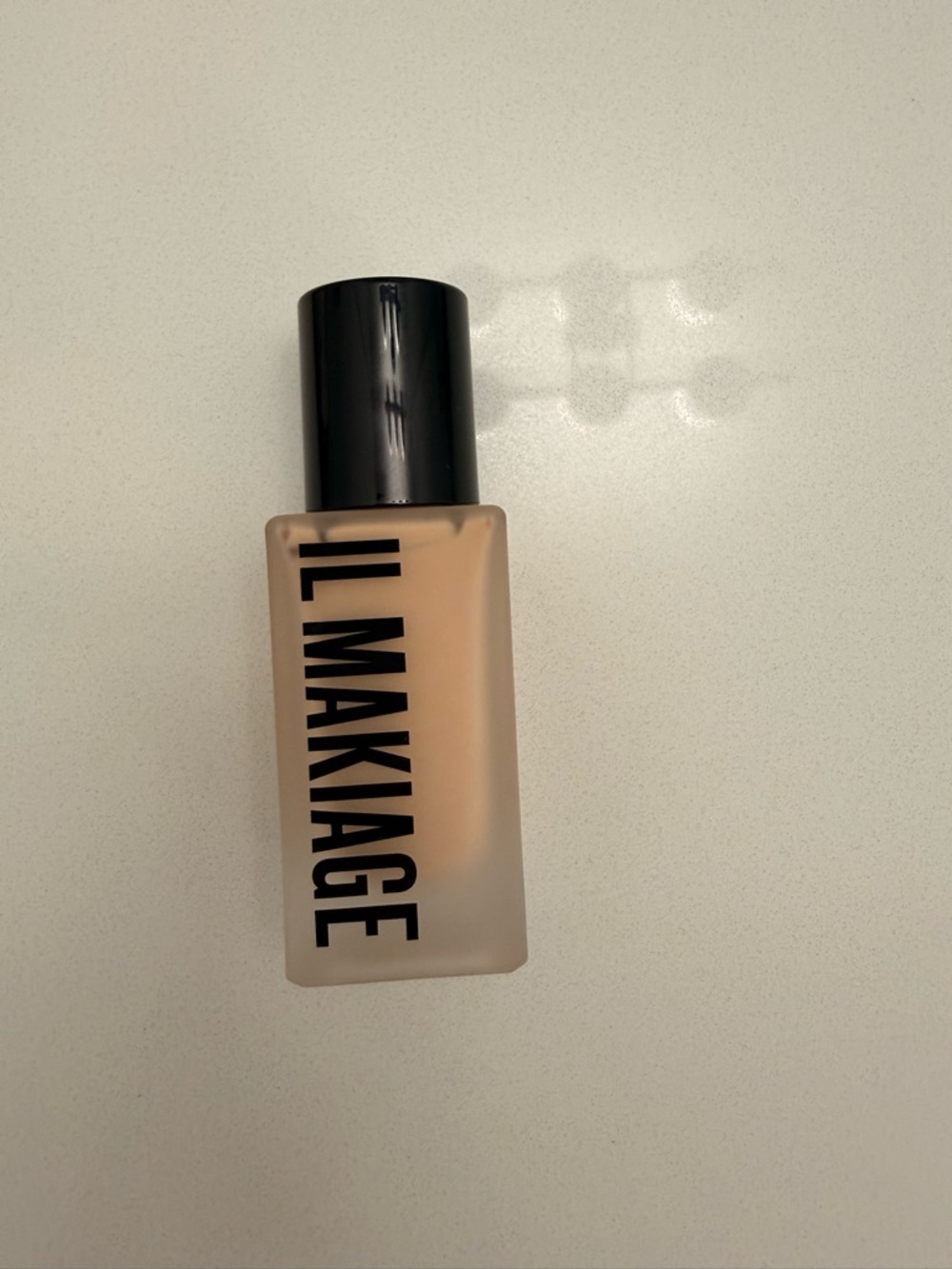 IL MAKIAGE Liquid Foundation in Warm Beige Tone
